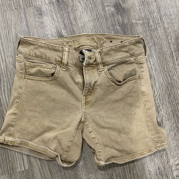American Eagle Khaki Midi Shorts - Picture 3 of 4